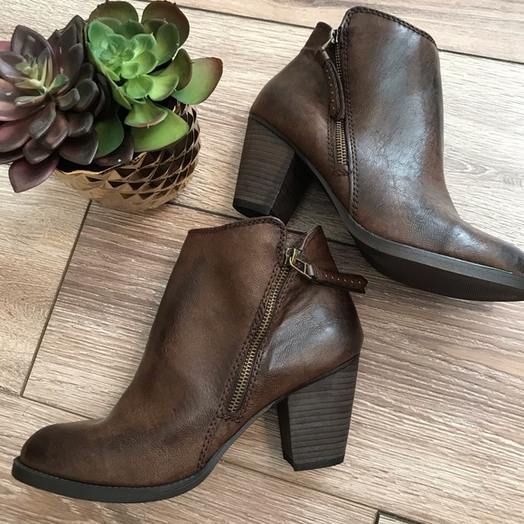 Falls Creek Shoes - Brown booties